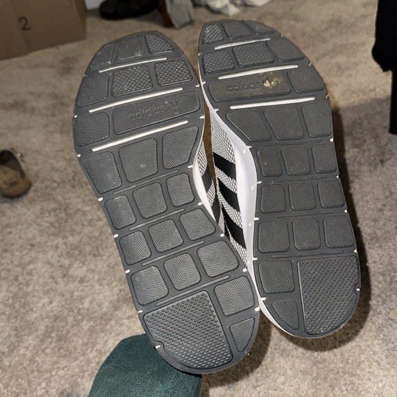 Adidas Swift Run Shoes - Picture 3 of 3